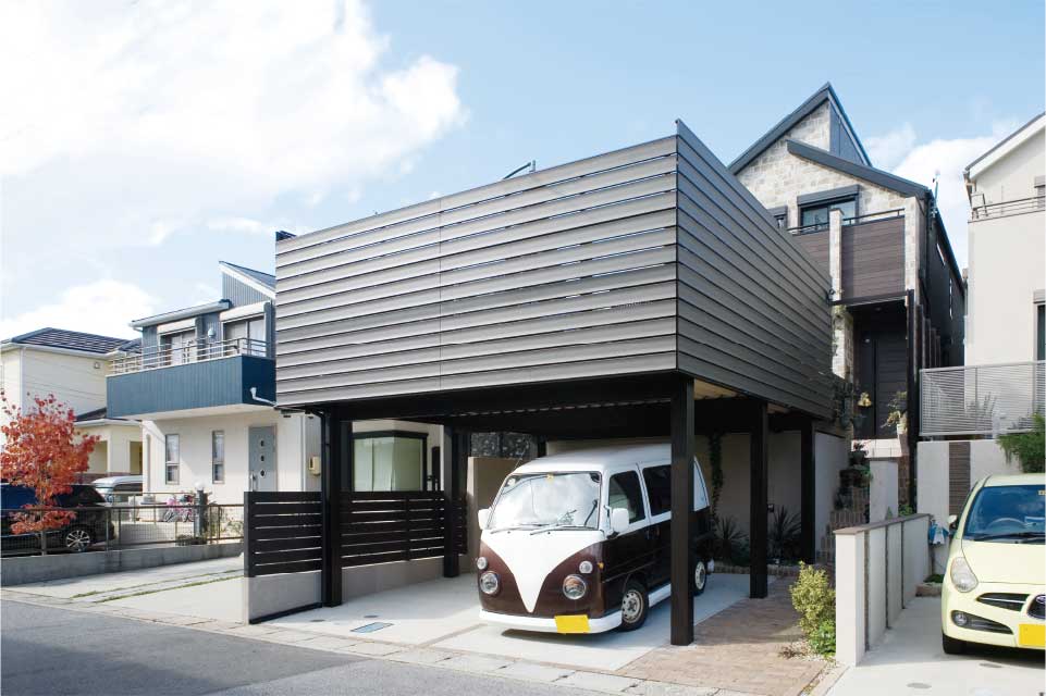 カーポートバルコニーって何？後悔しないポイントや費用・デメリットを解説