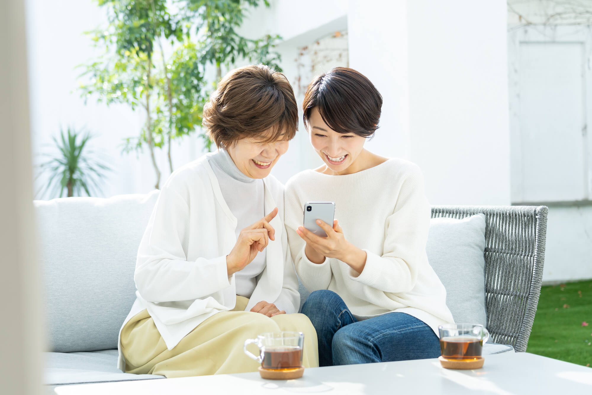ガーデンファニチャーの中でも人気が高いガーデンソファのおすすめ商品